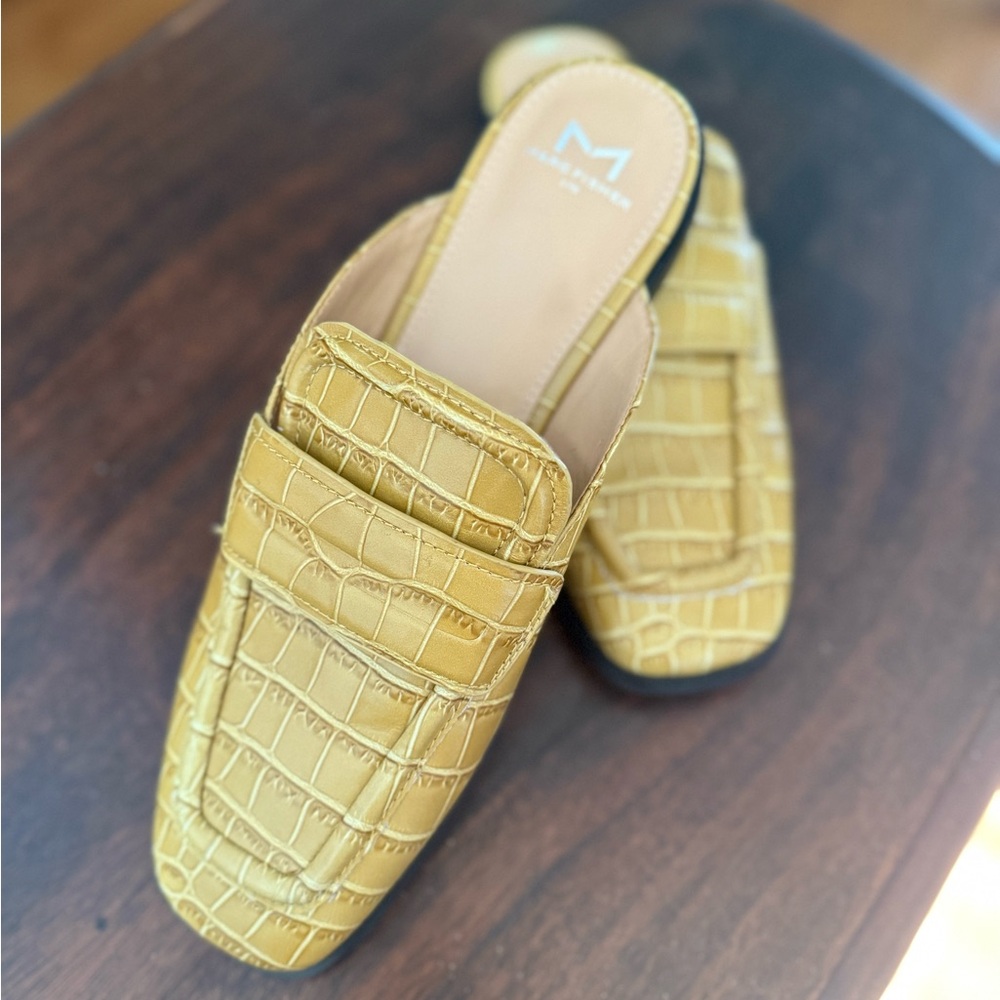 Yellow/gold Marc Fisher Croc-Embossed Women's Loafers